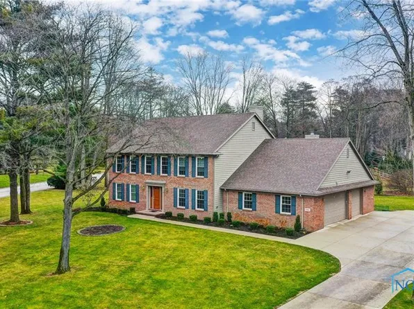 5901 Wildwood Ln, Whitehouse, OH 43571