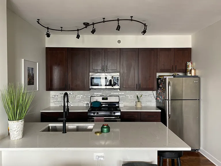 330 N Jefferson St #1806 — Photo 2