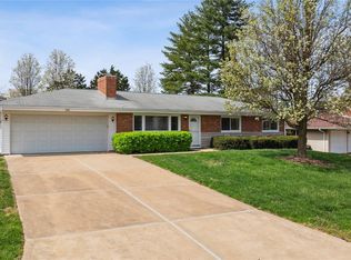 115 Vlasis Dr, Ballwin, MO