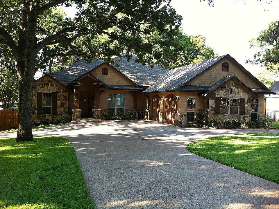 2nd image of 161 Tanglewood Dr