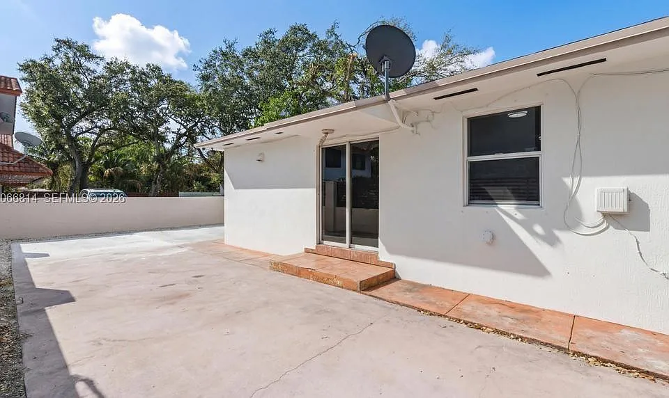 3072 NW 14th St #REAR