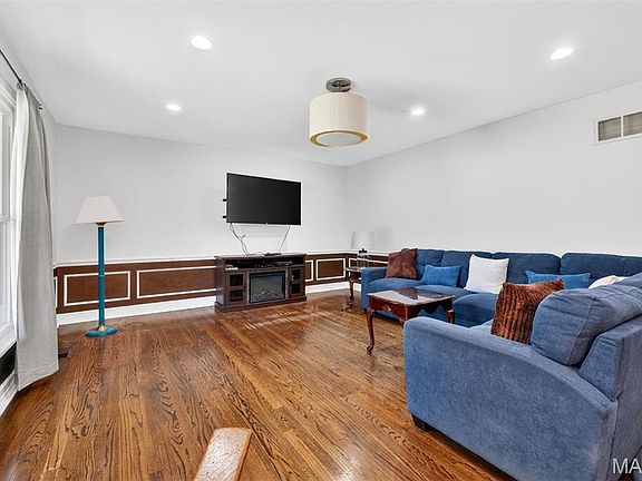 4th image of 4833 Mattis Rd