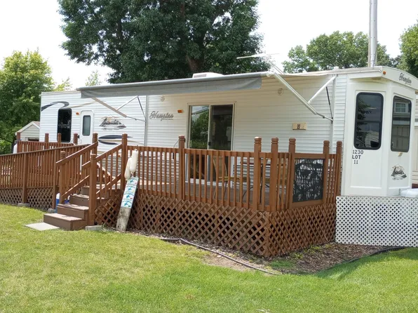 1230 E Lake St #11, Osakis, MN 56360