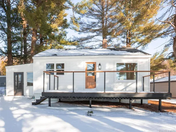 7606 First Court Ave, Gaylord, MI 49735