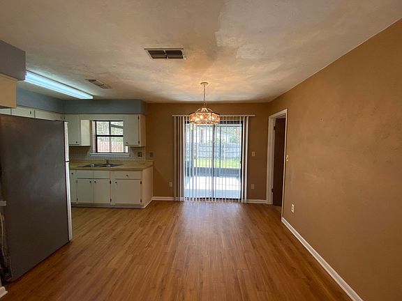 4th image of 4711 NW 27th Ter
