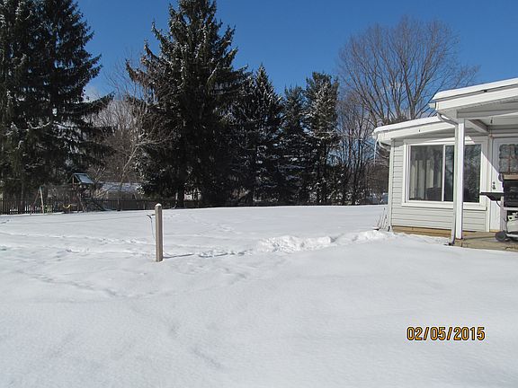 5th image of 272 Hillsdale Cir