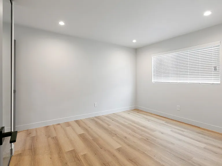243 S Park View St #4 — Photo 8
