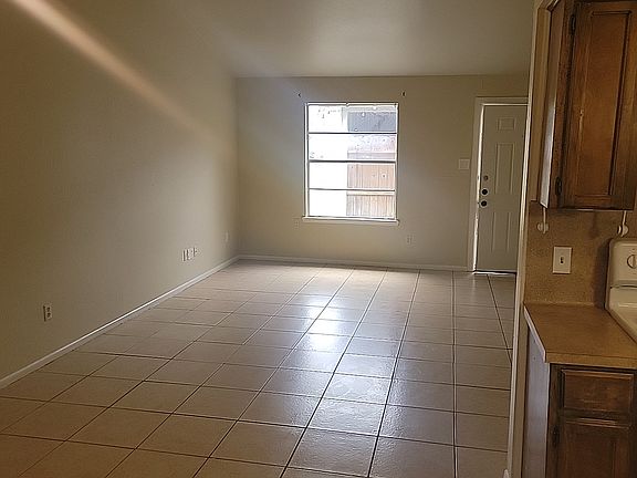 3rd image of 5735 Crestmore Dr #5735