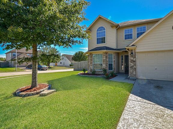 2nd image of 19803 Lindenwick Ct
