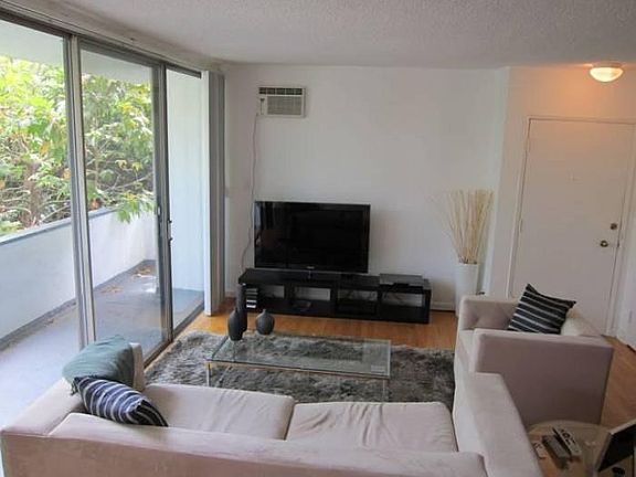 3rd image of 11917 Kiowa Ave APT 1