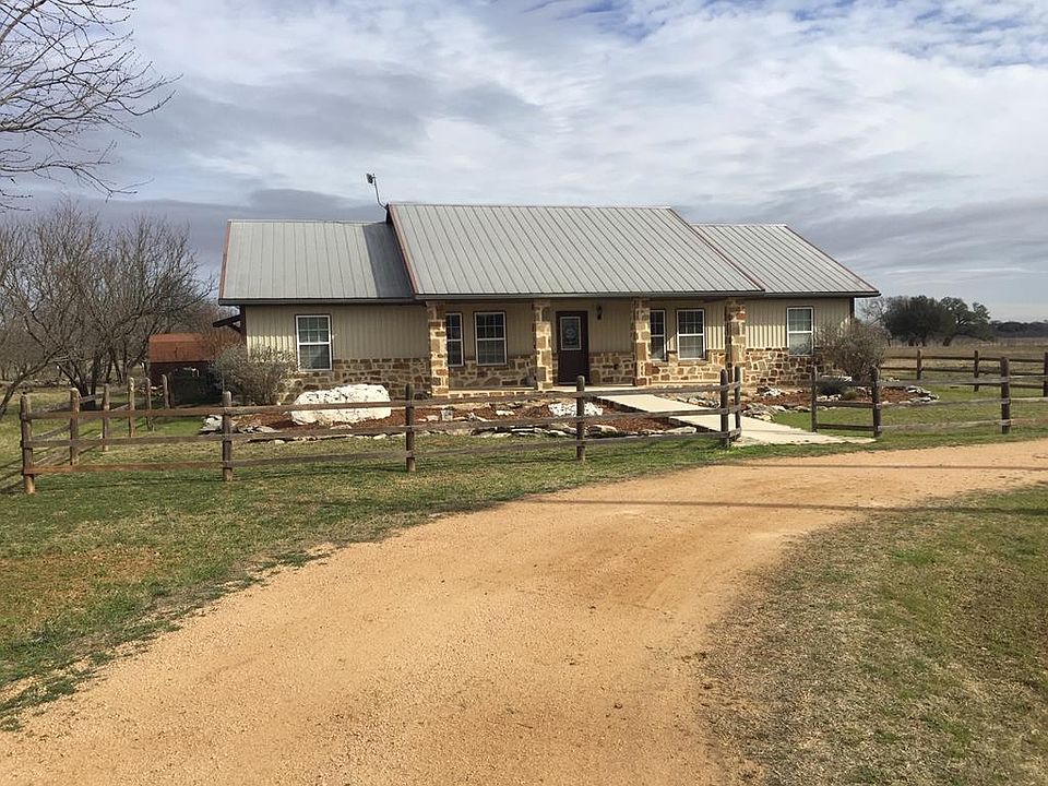 1st image of 24 Gravel Ln