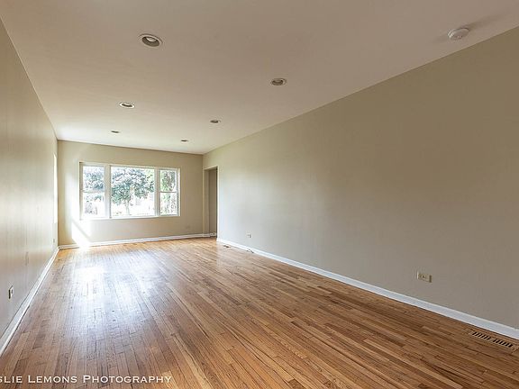 3rd image of 2705 N 76th Ave