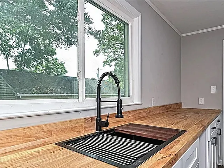 225 Charlesvoix Ave — Photo 5