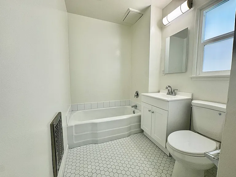 1401 N Fairfax Ave #102 — Photo 20