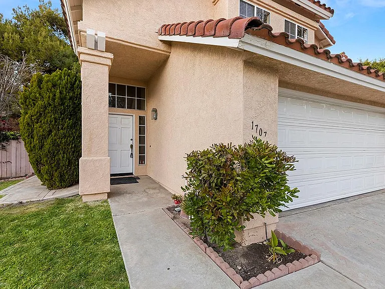 1707 Landing Dr — Photo 4