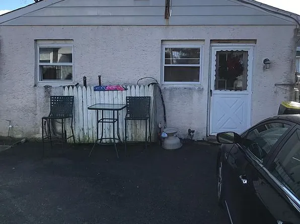 111 Ellis Rd, Willow Grove, PA 19090