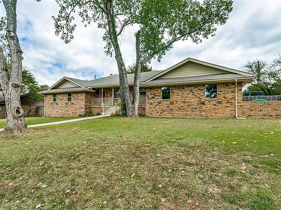 3rd image of 206 Stone Canyon Dr