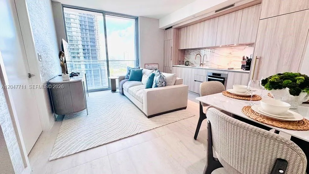 Viceroy Residences — Photo 2