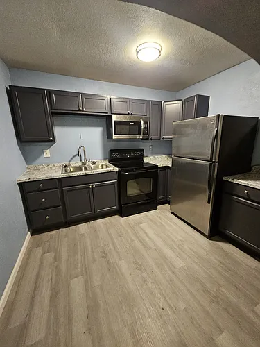 2435 W Yuma St Photo 1