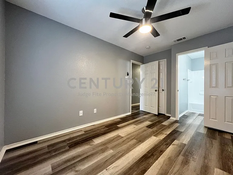 1010 S Retta St — Photo 16