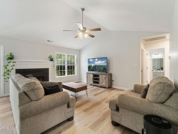 4th image of 206 N Stephanie Court