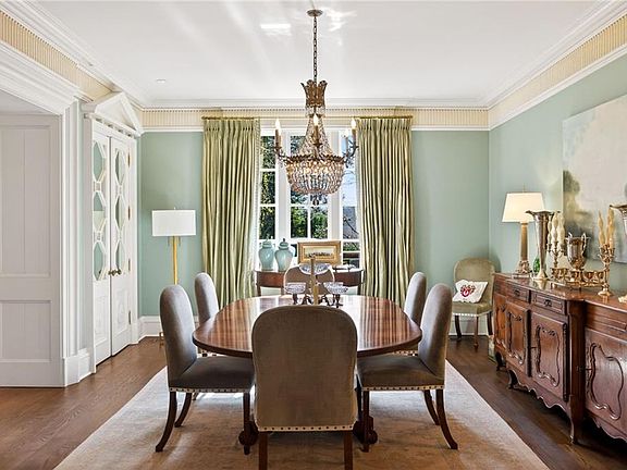 5th image of 575 Broadland Rd NW