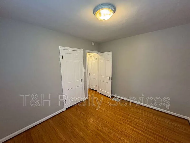 5302 E Saint Joseph St — Photo 5
