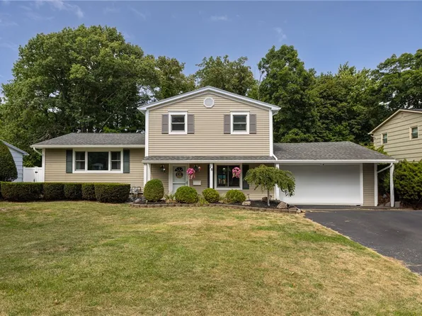 78 Kaywood Dr, Rochester, NY 14626