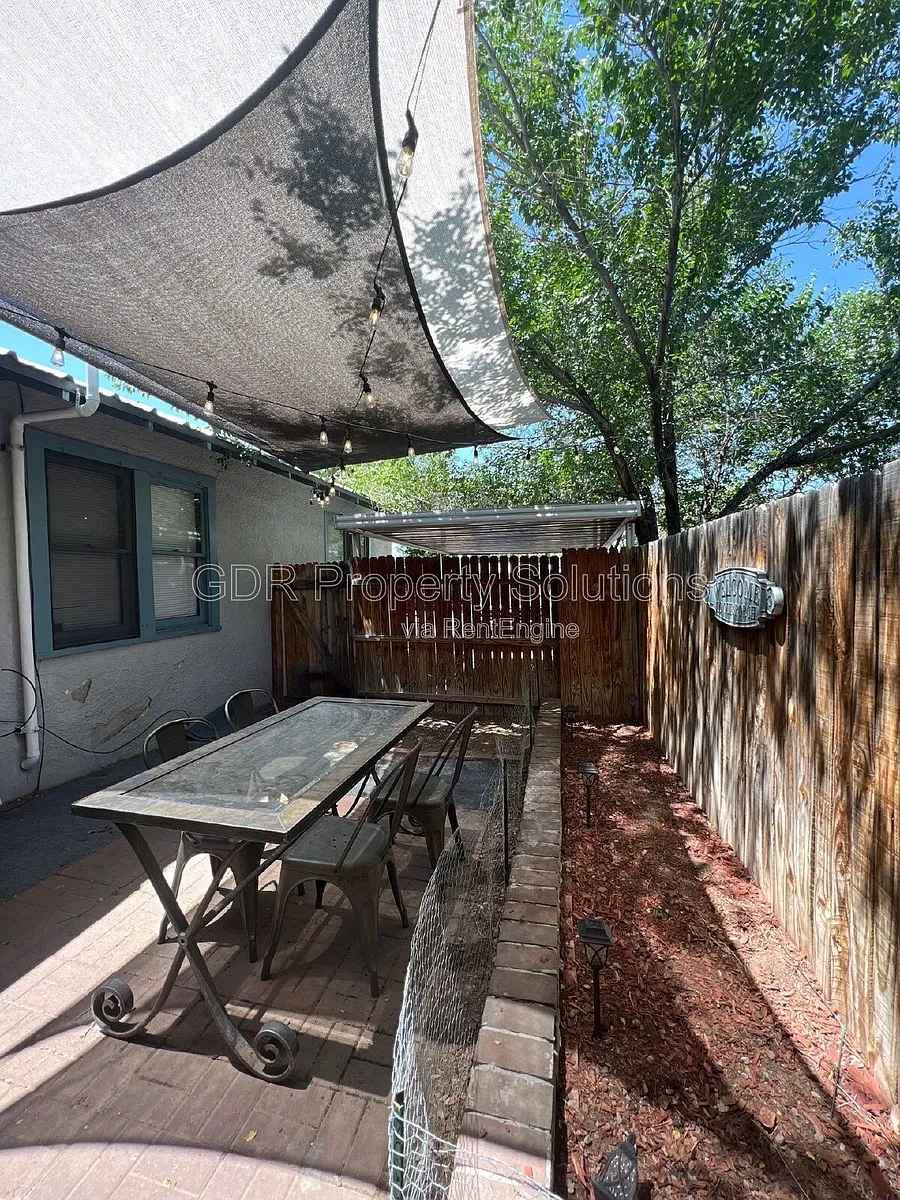Building Photo - 118 Princeton Dr SE #B