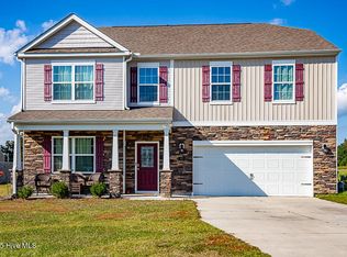 102 Featherstone Lane, New Bern, NC 28562