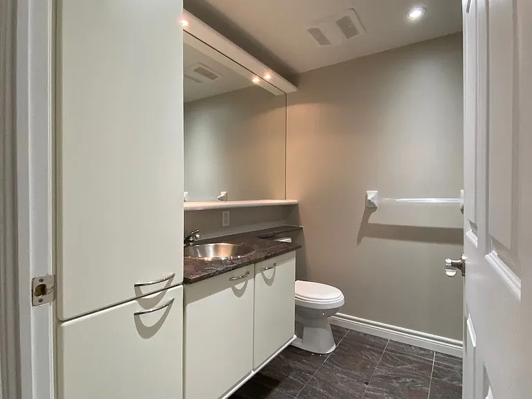 55 Bloor St E #1207 — Photo 6