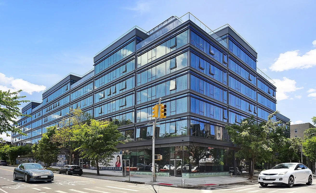 38-20 Parsons Blvd #710 photo 1