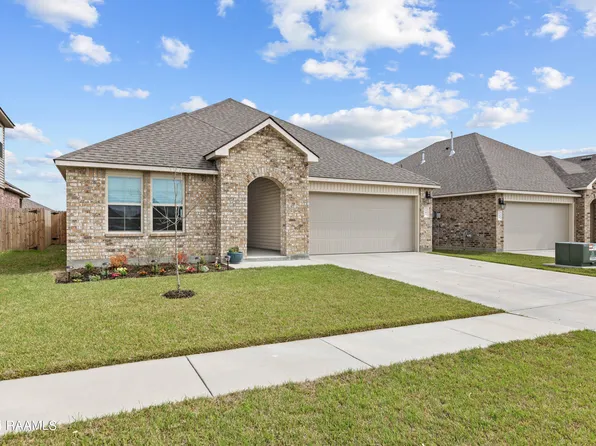 107 Evangeline Dr, Maurice, LA 70555