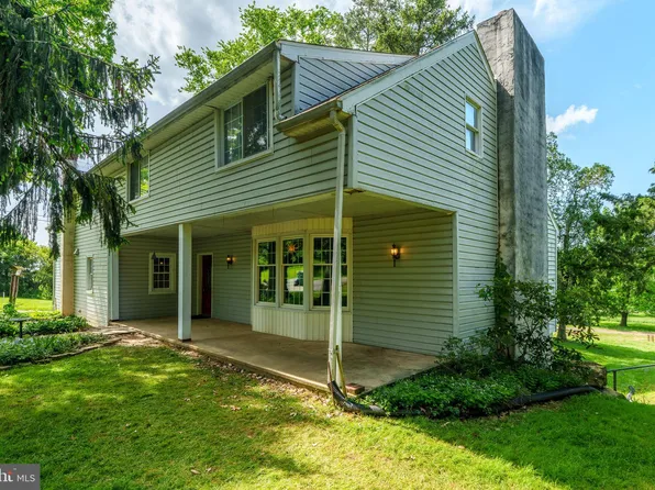 46 Chestnut Grove Rd, Conestoga, PA 17516