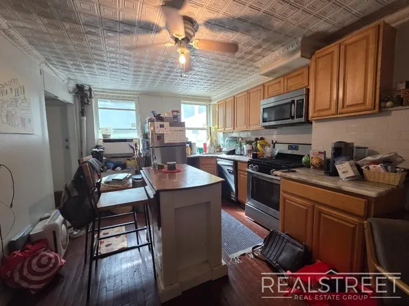 509 Hicks Street image 1 of 14