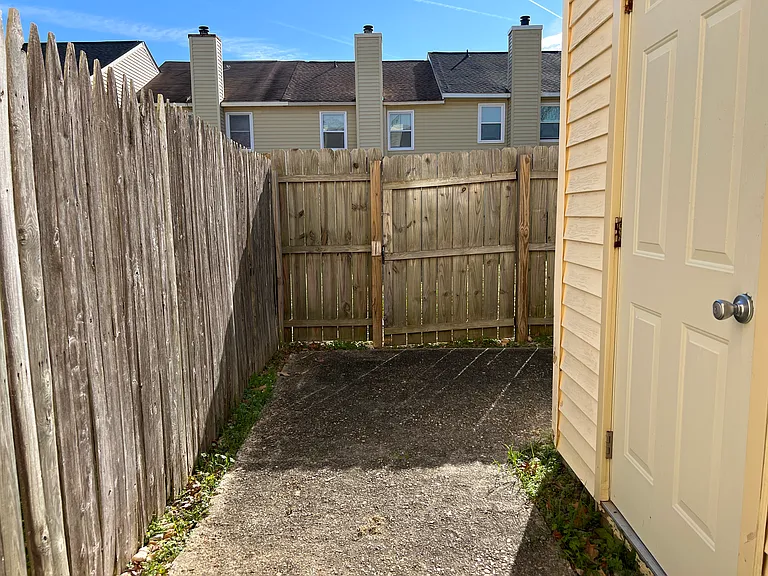 5559 Campus Dr — Photo 14