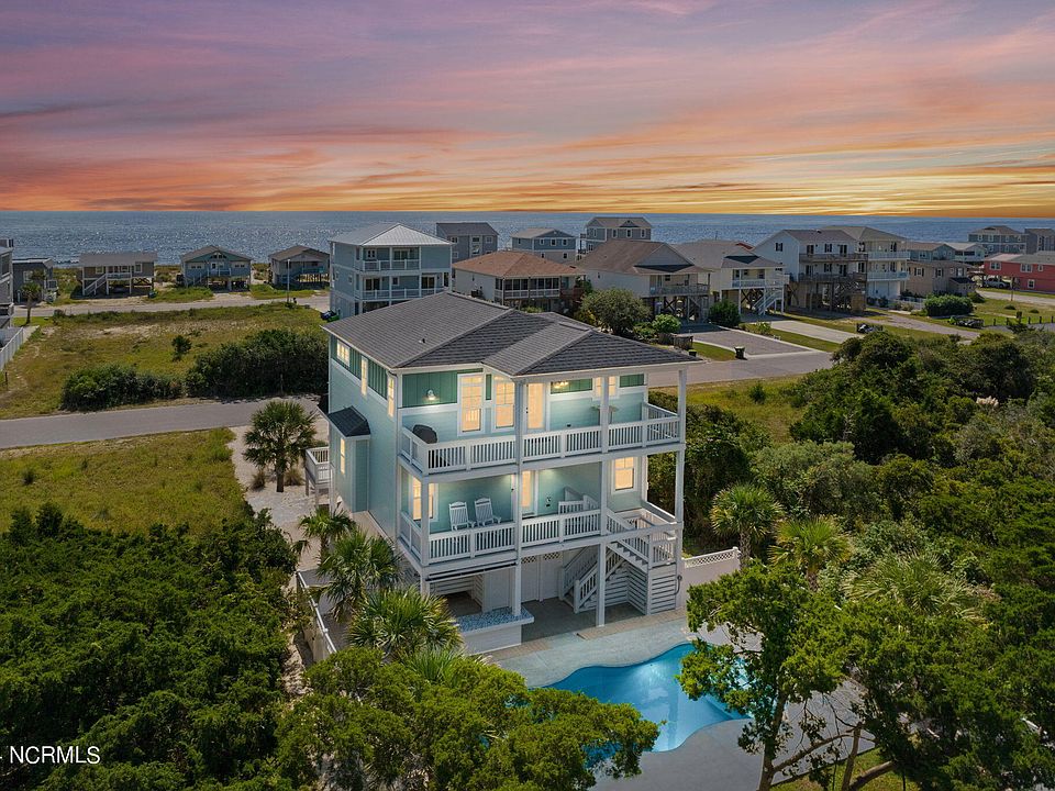 1st image of 516 W Dolphin Drive
