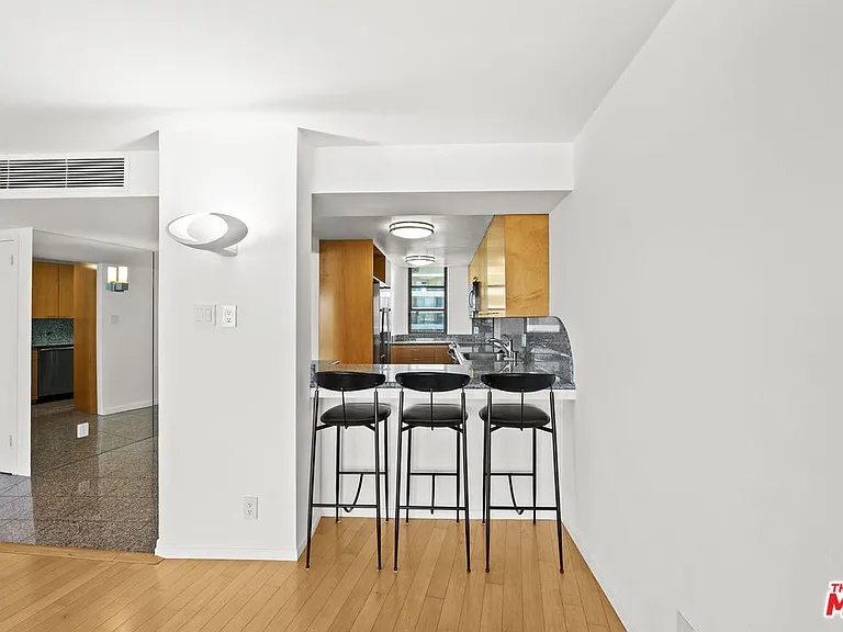 4316 Marina City Dr #1033 — Photo 30