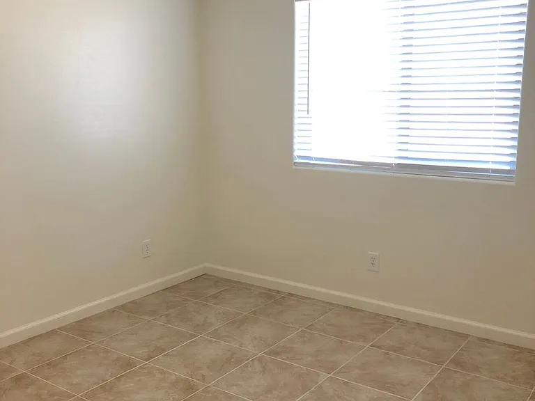 5880 N Robert Rd — Photo 7