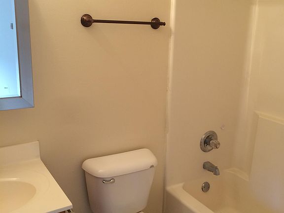 3rd image of 424 Jason Dr