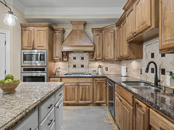 615 Weisinger Dr, Magnolia, TX 77354