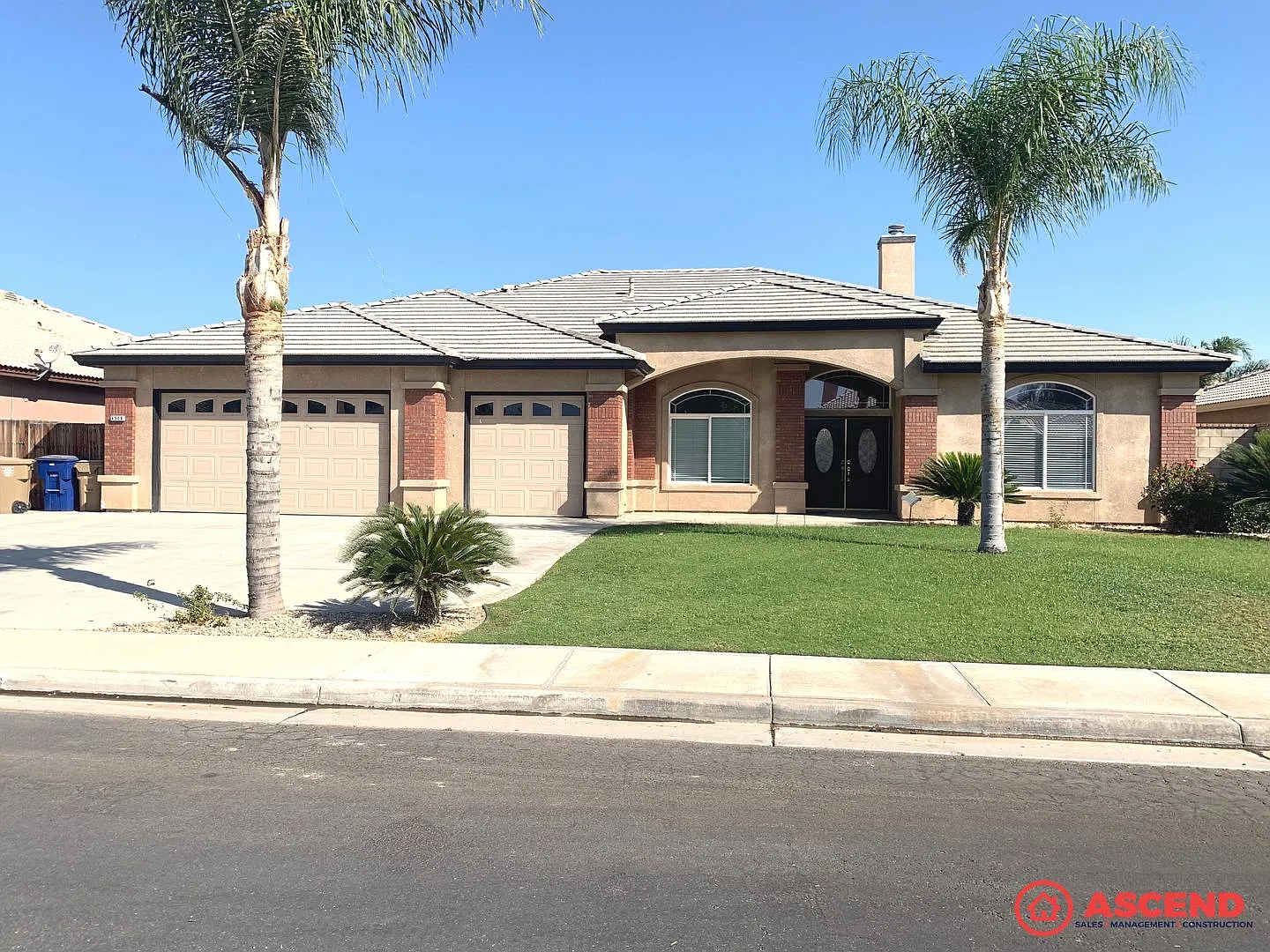 Stunning 4BD/3BA Home in Bakersfield's Desirable 93313 Fully Loaded, Landscaping Included! — Photo 1