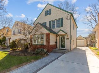 34 Ellard Ave, Great Neck, NY 11024