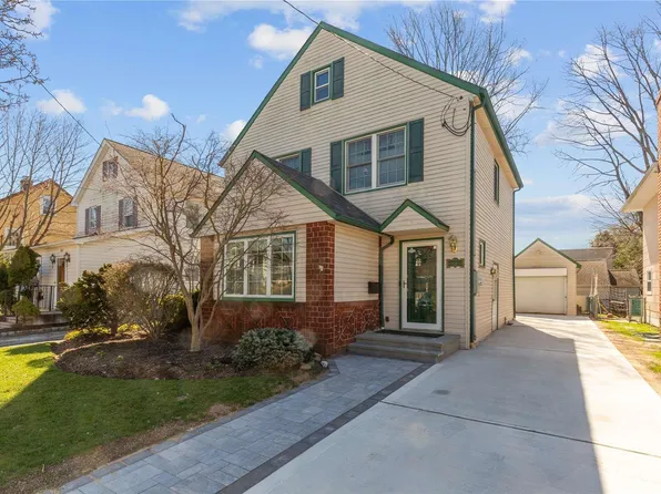 34 Ellard Avenue, Great Neck, NY 11024