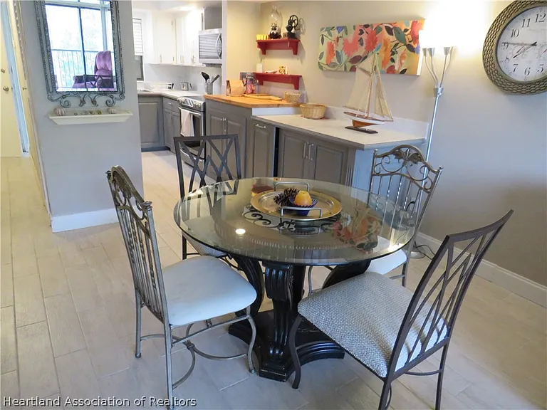 121 Country Club Dr #302 — Photo 14