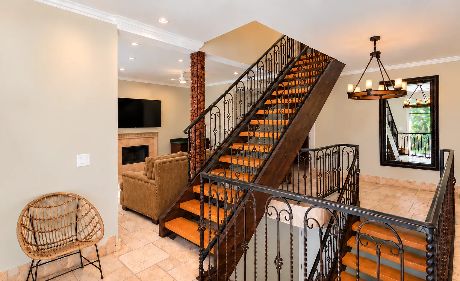 4 bed, 3.5 bath, 3296 sqft, $9,600 — Photo 4