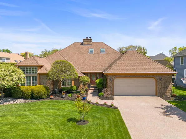 178 Hawkins Cir, Wheaton, IL 60189