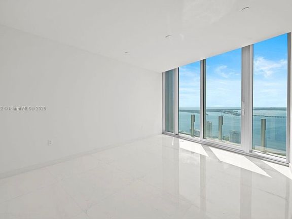4th image of 300 Biscayne Boulevard Way #5107