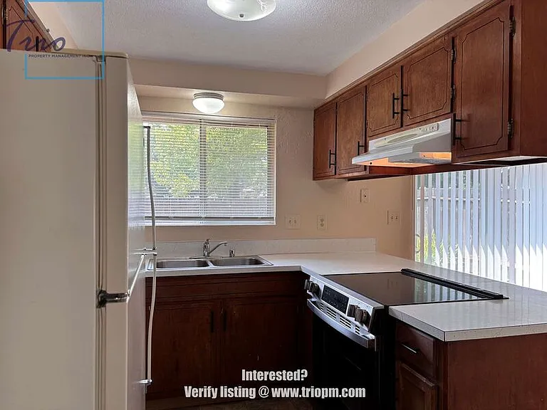 1010 Satre St — Photo 5