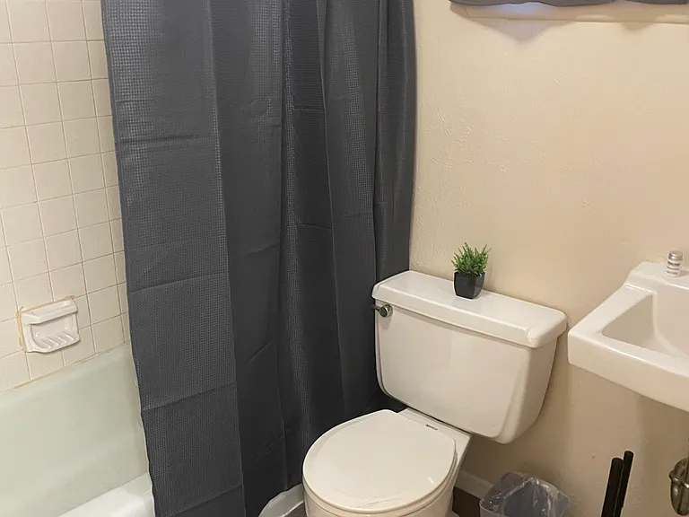380 S Wagon Wheel Dr #5 — Photo 7